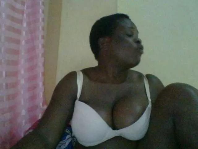 bigboobies2 on BongaCams 