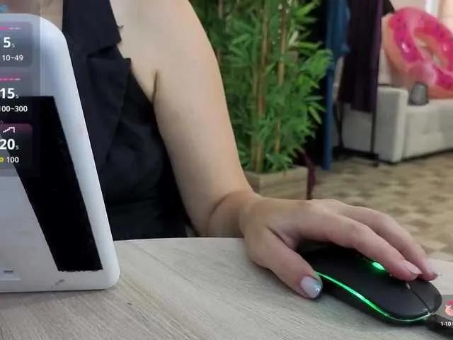 Danielea on BongaCams