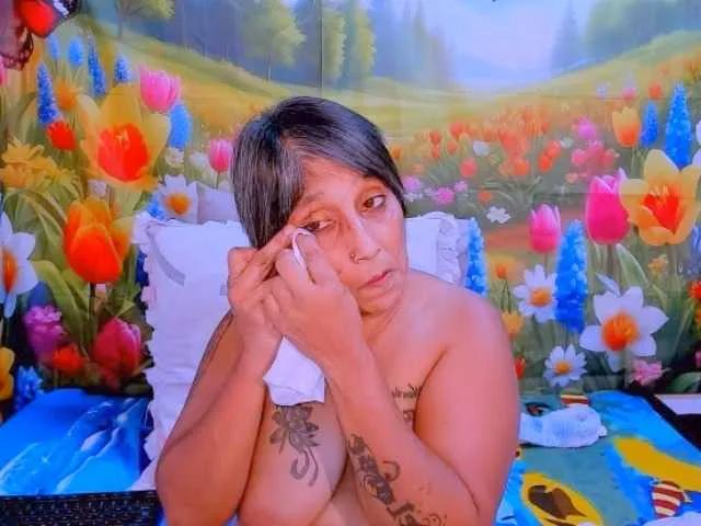 indianroxy on BongaCams 