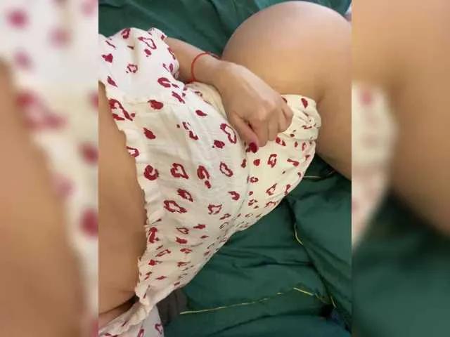 lova-mars — I like to feel special, vibrations inside me, excite and seduce, smart and gallant men with a sense of humor and tact.