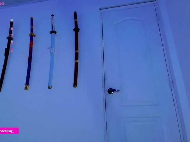 Nicorobin — I am a goddess, tattooed with pleasure and attitude, with curves that arouse fantasies. My body is art, thin but with a booty that does not go unnoticed. In each show, I transform into your obsession: playful, daring, intense..  Make me yours and...