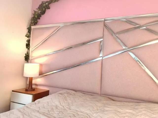 Sarayland on BongaCams