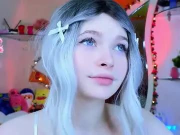 abbycartman —        THERE'S A VERY HOT SHOW GOING ON RIGHT NOW  #18 #natural #blonde #bigass #cute