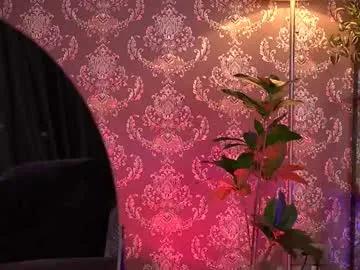 almavelia on Chaturbate 