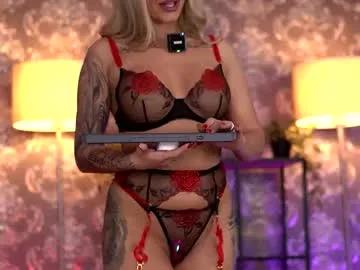 almavelia on Chaturbate 