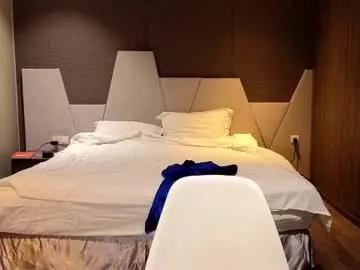 daisydavis_ — make me tremble #glasses #milf #blonde #natural #cute [999 tokens remaining]