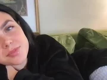 stacywithuu — helpppp heater is broken  can someone warm me up?   goal:  hand bra + oil me up   #bigboobs #bigass #new #18 [676 tokens remaining]