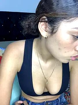 Azza__Slimene — Dos videos sorpresa