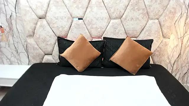 EXOTIC_EBONY_ on StripChat