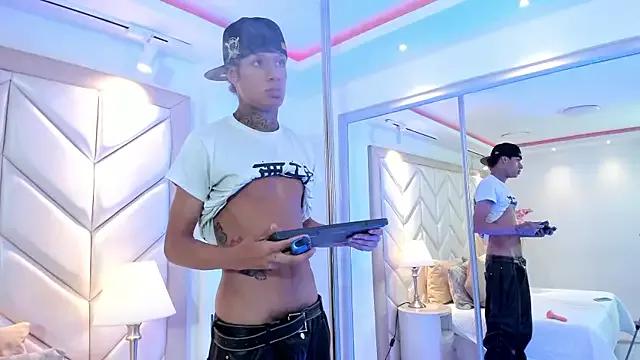 GaelCarter — see my asshole in doggy and spank ass 