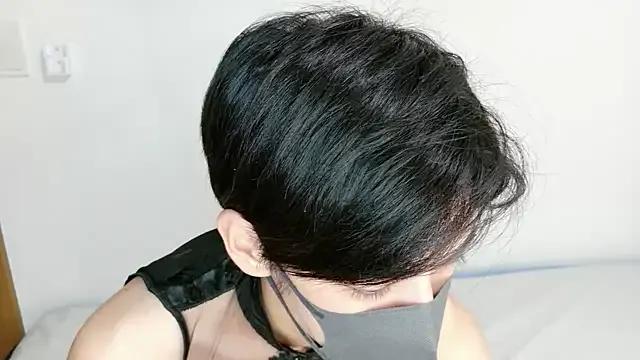 itsme_LEON on StripChat