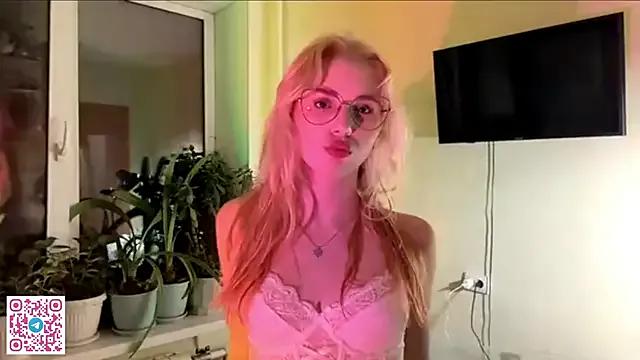 LatanyaRein on StripChat 