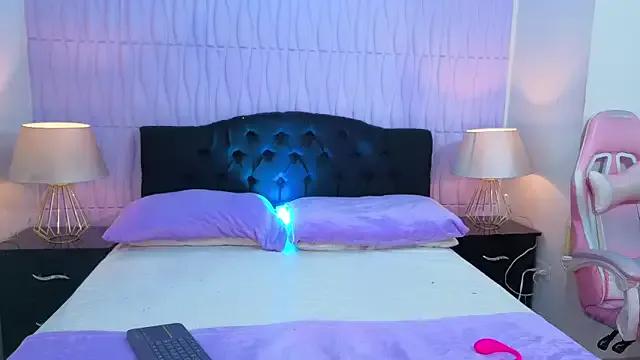 LilaRoussexx on StripChat 