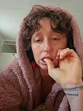 mossy_kiss — No panties phat ass twerk and spanks