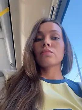 nicole111 on StripChat