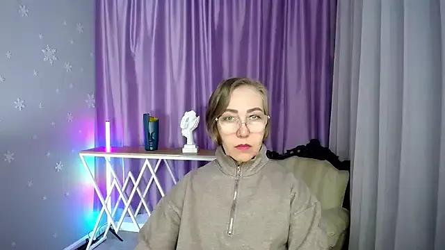 queen_a_n_i on StripChat 