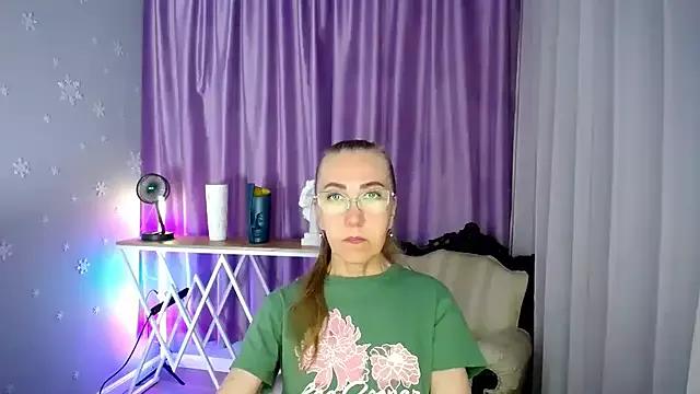 queen_a_n_i on StripChat 