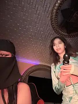 Queentaraf999 on StripChat 