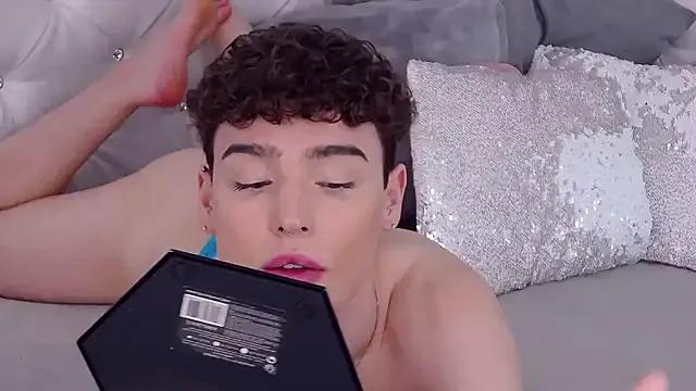 RobbyCharming on StripChat 