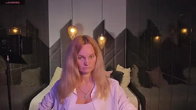 SaraSubtlety on StripChat 