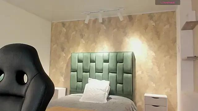 Saya_Amaretto1 — Oil on Ass + Anal Plug