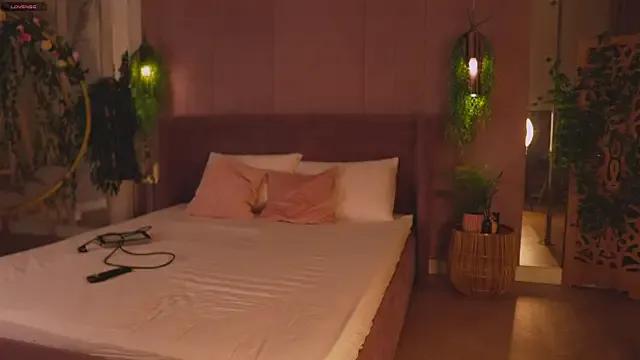 Smiley_Mia — Freechat on StripChat