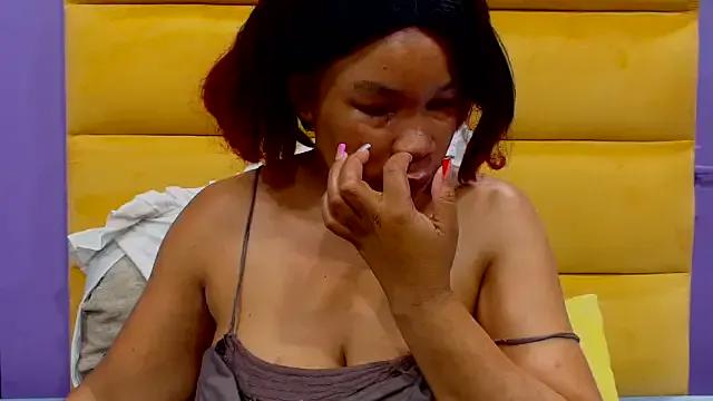 YELLOWBUSTYMELLONS on StripChat 