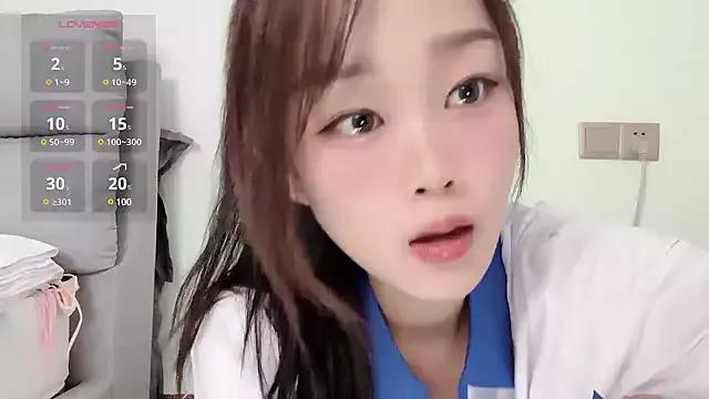 yueyue2003 on StripChat 