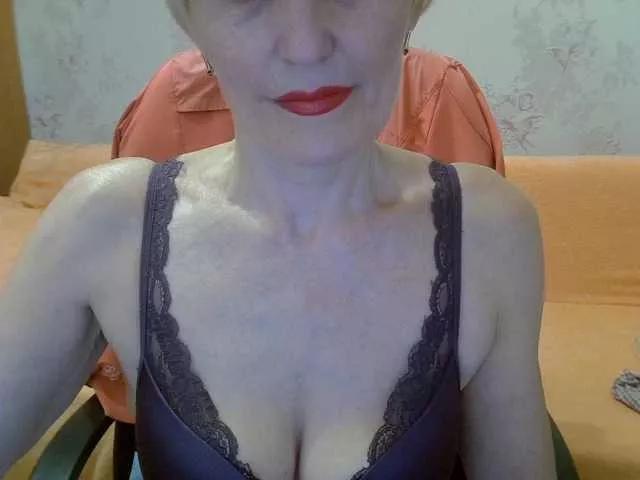 Red-Rose-777 from BongaCams is Freechat