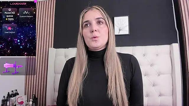 _Leila_James1 from StripChat is Freechat