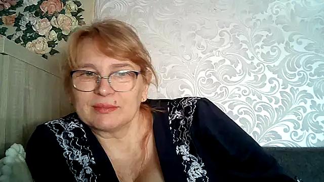 Aline_LoveFlowers from StripChat is Freechat