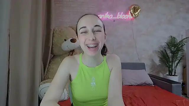 Anika_bloom from StripChat is Freechat