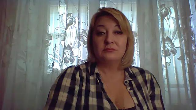 ArielXLoveresss from StripChat is Freechat