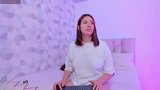 Coraline_arts from StripChat is Freechat