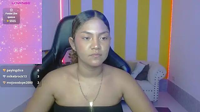 Cristal_War from StripChat is Freechat