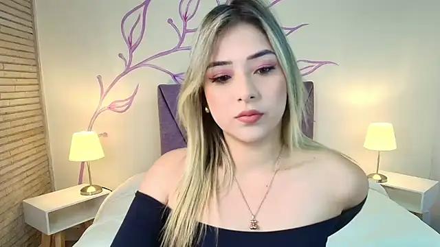 DahliaMoore from StripChat is Freechat