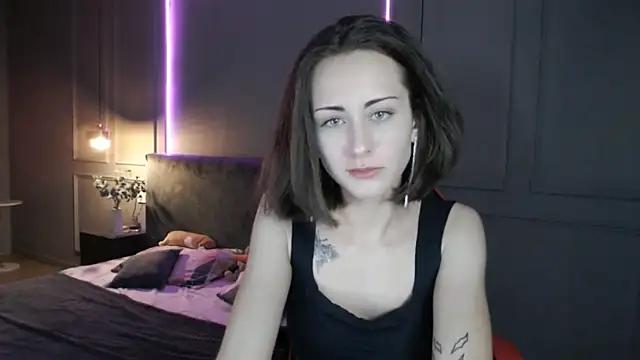 EliShine from StripChat is Freechat