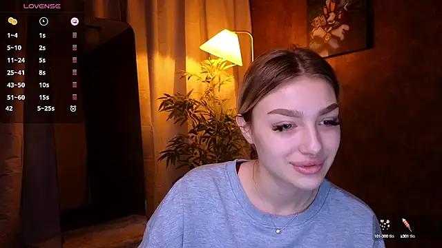 Ella_Milla from StripChat is Freechat