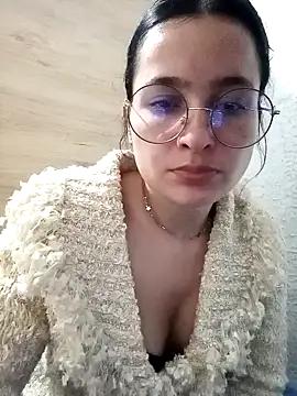 EmilySwaan from StripChat is Freechat