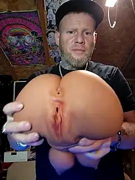 johnnybigcock83 from StripChat is Freechat