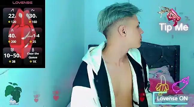 Liamscott_ from StripChat is Freechat