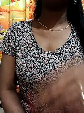 Loveliee from StripChat is Freechat