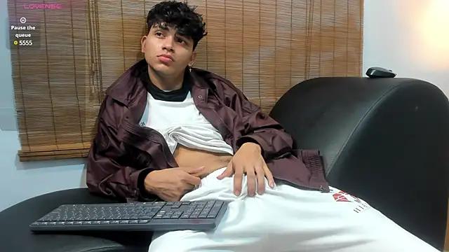 luke_venture from StripChat is Freechat