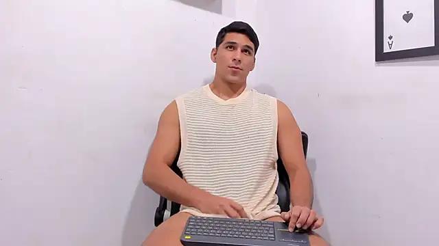 noah_belami from StripChat is Freechat