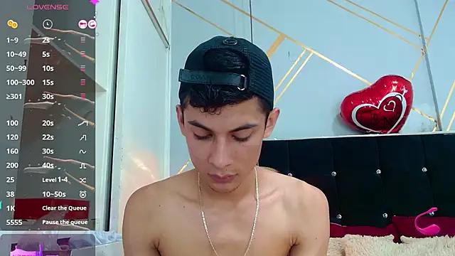 Oliver_king_sex from StripChat is Freechat