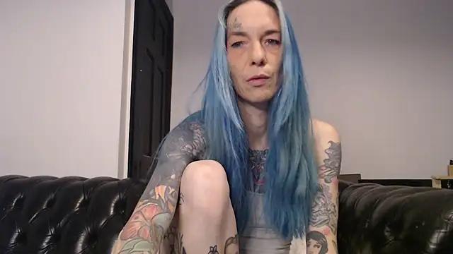 RavenryderUK from StripChat is Freechat