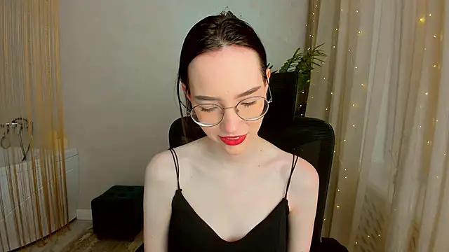 RiskyBeauty_1 from StripChat is Freechat