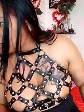 RoseeXJulia from StripChat is Freechat