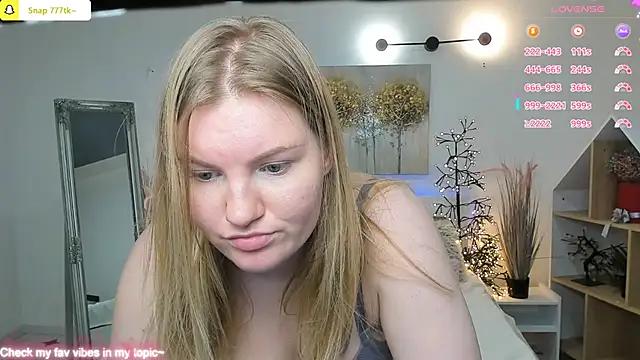 Yummy_Pie_ from StripChat is Freechat